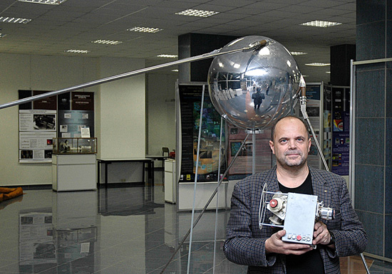  With SLED and Sputnik at 50th aniversary of the first space flight (IKI, November 2007).